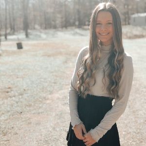 Meet your Posher, Macie